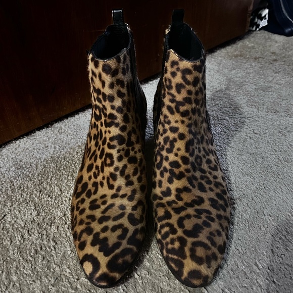 J. CREW Chelsea Boots Genuine Leather Calf Hair with Leopard Print. (7.5 US) - Picture 2 of 4
